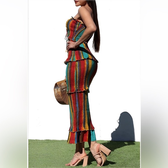 SMOCKED MAXI VACATION DRESS - Picture 3 of 10